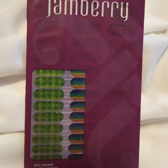 JAMBERRY NAIL WRAPS - Wee Bit Charmed - Petite - Picture 1 of 1